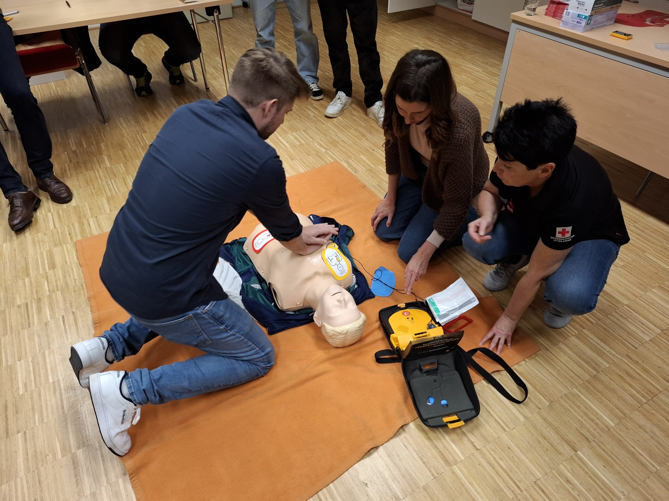 Fit im Turnsaal und auf der Piste